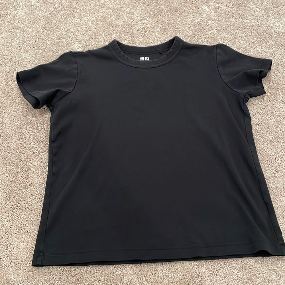 Black UniQlo T-shirt